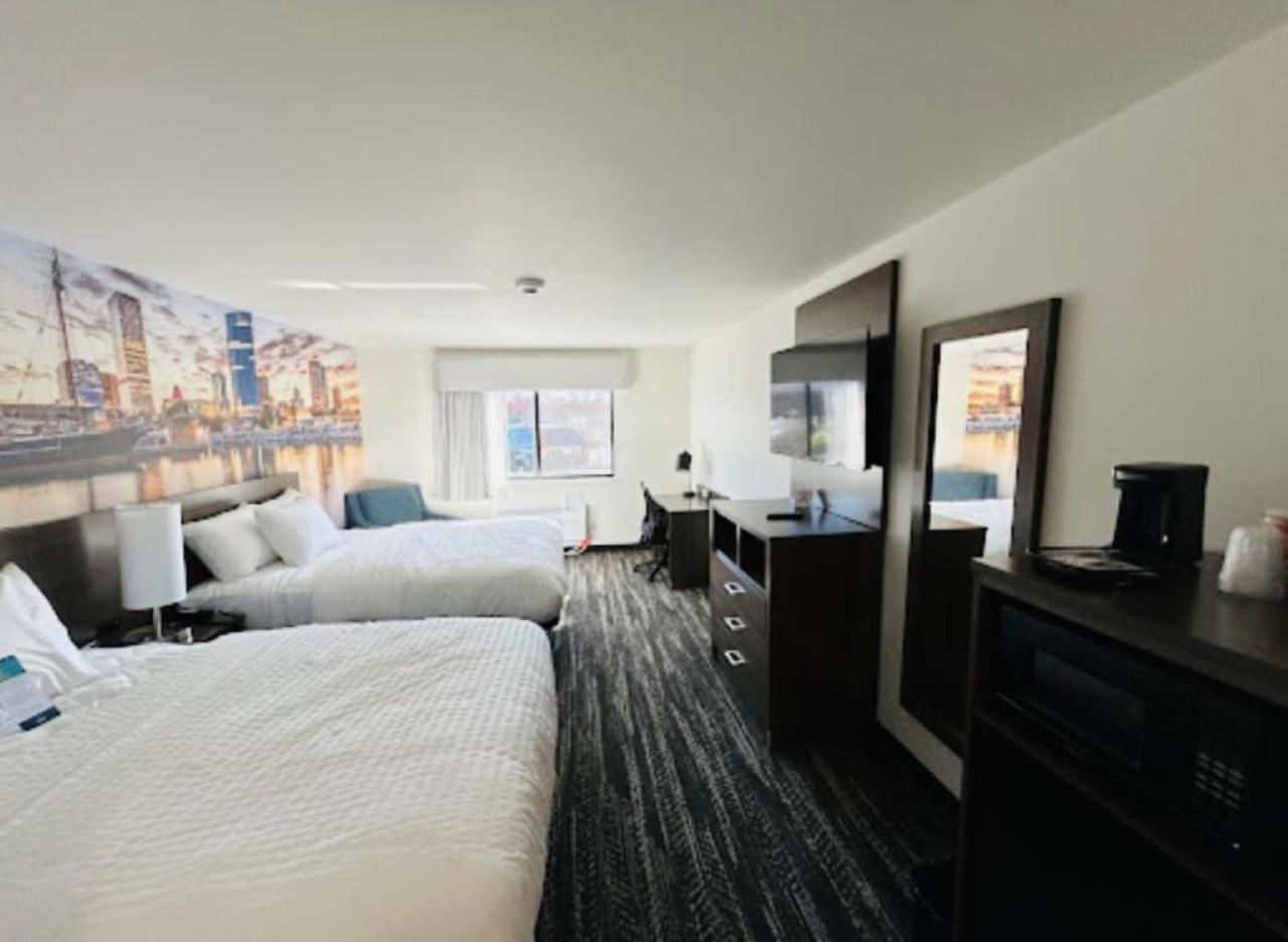 Clarion Pointe Milwaukee Exterior foto