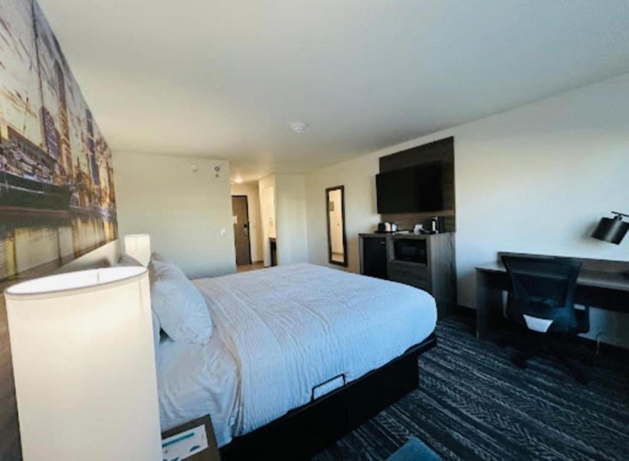 Clarion Pointe Milwaukee Exterior foto
