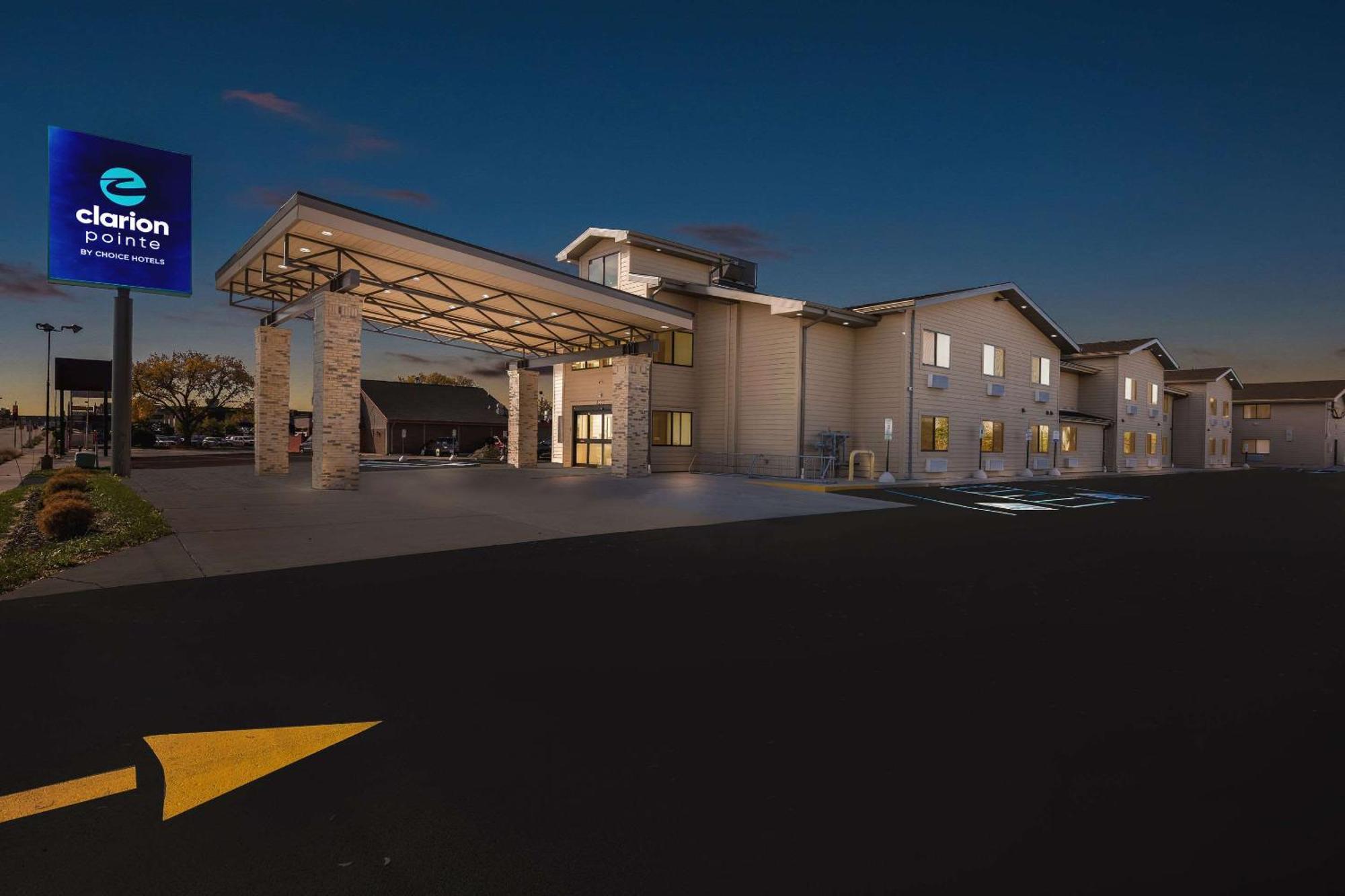 Clarion Pointe Milwaukee Exterior foto