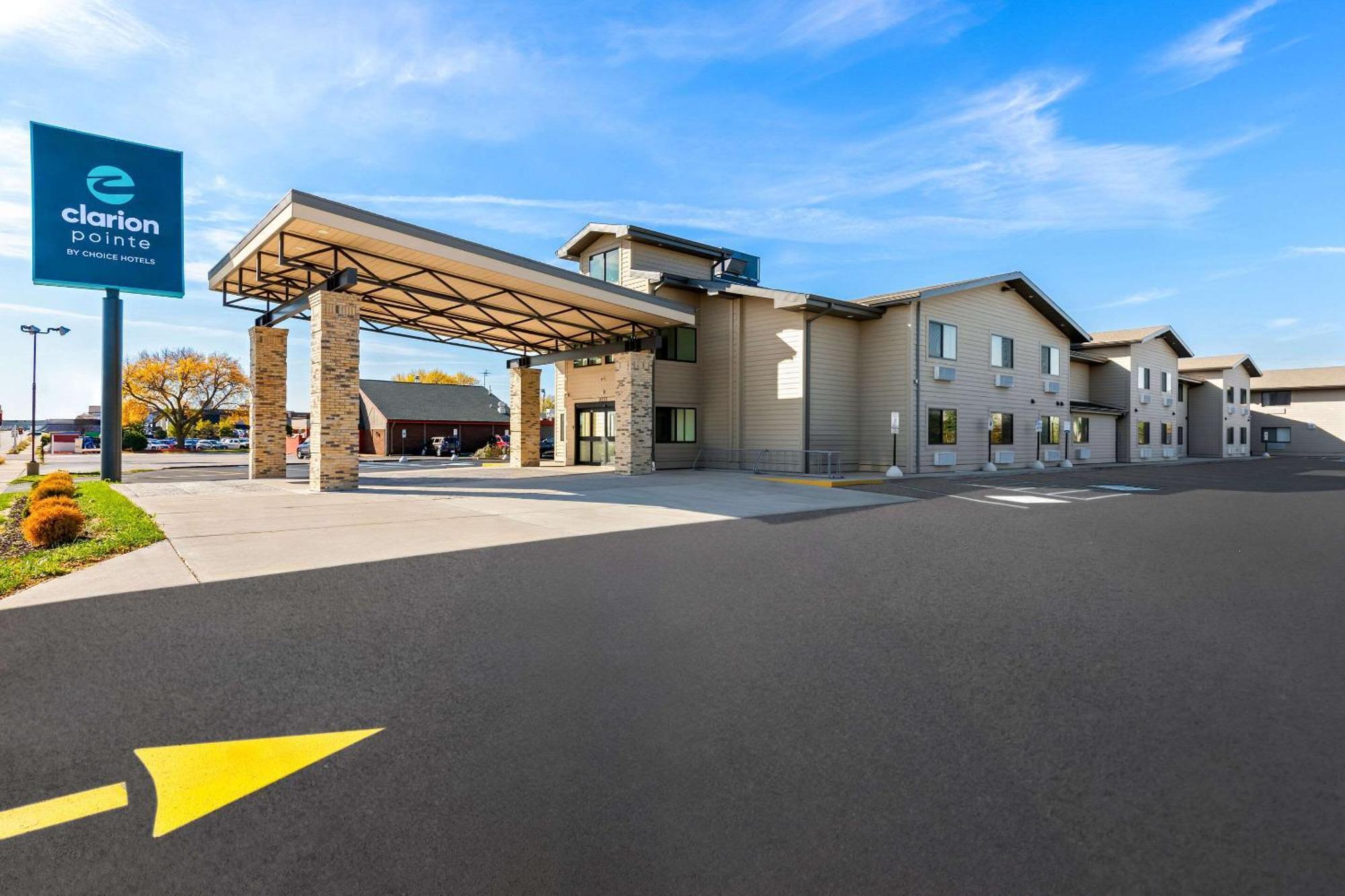 Clarion Pointe Milwaukee Exterior foto