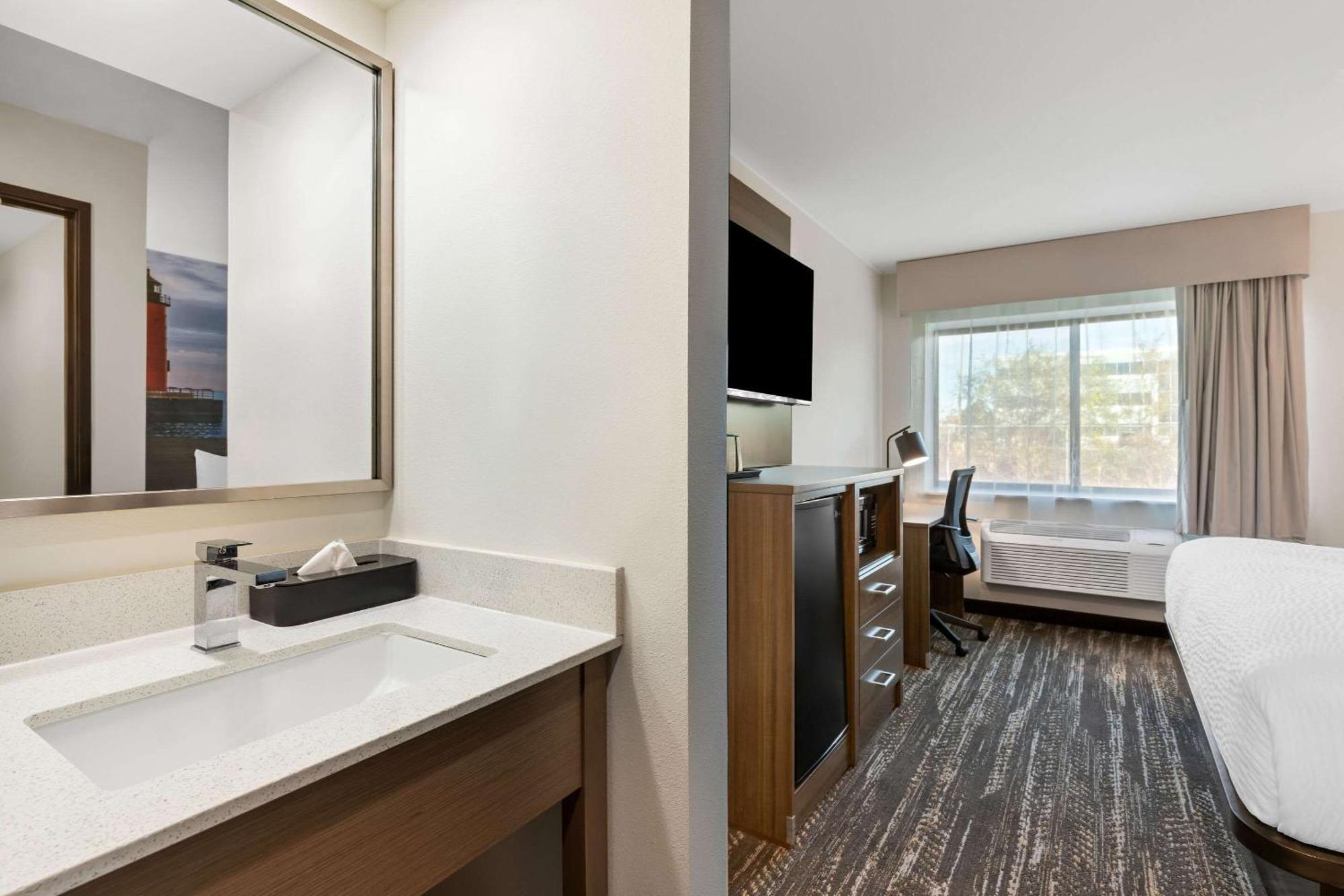 Clarion Pointe Milwaukee Exterior foto