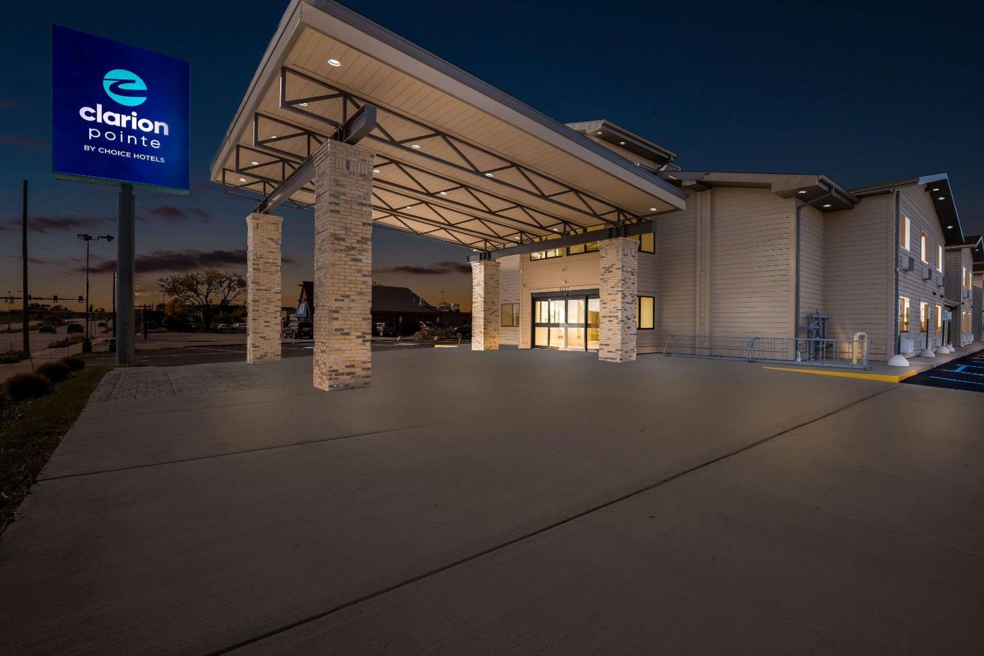 Clarion Pointe Milwaukee Exterior foto